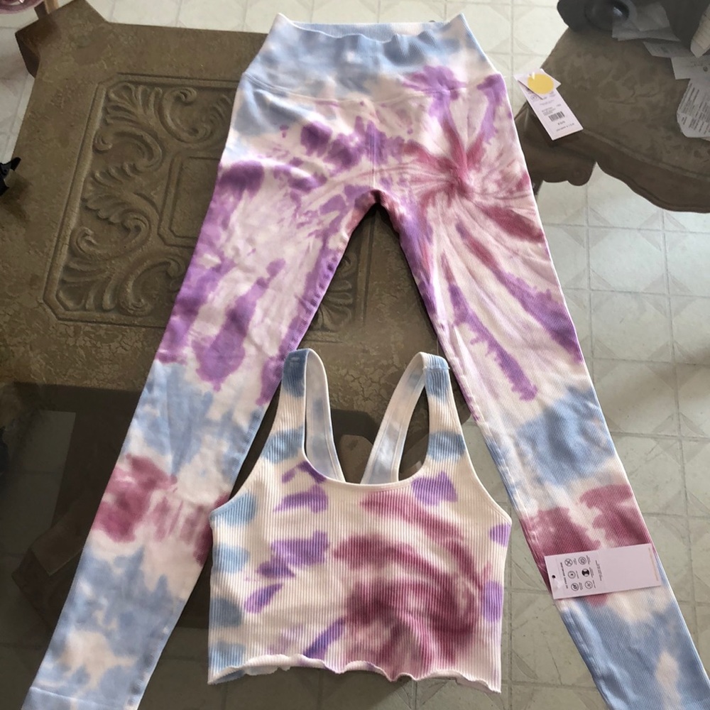 Love Sculpt Leggings and matching Amor Crop Tank